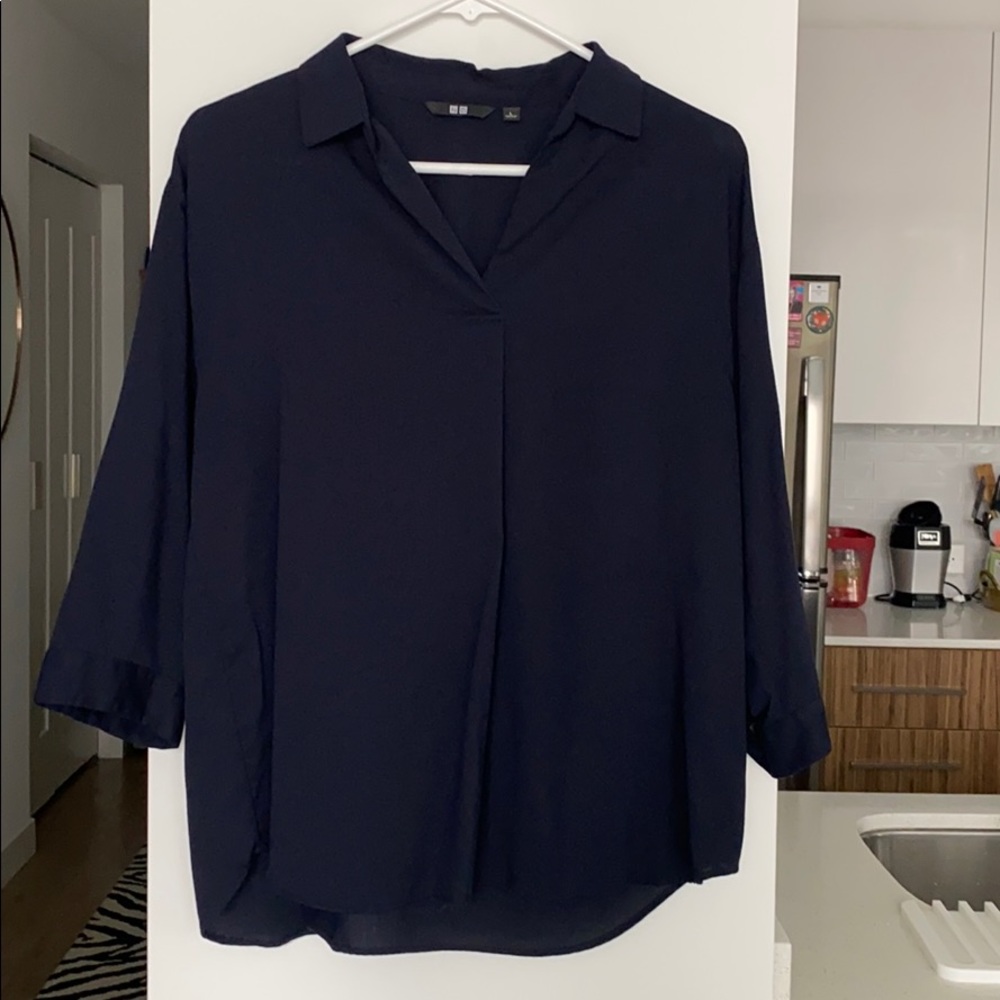 Uniqlo Iron Free Shirt - Navy V neck 3/4 sleeve L